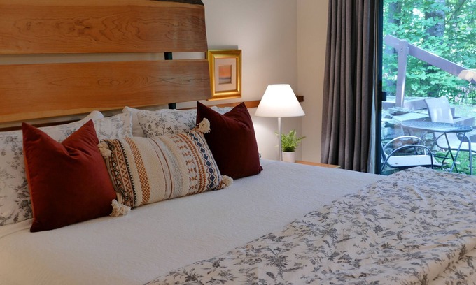Quechee House | Experience Windfall @ Quechee Club VT: Cozy Condo with A/C