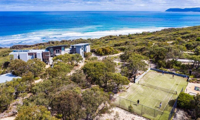 Moggs Creek House | Family-Friendly Escape at Windform House with Kitchenette