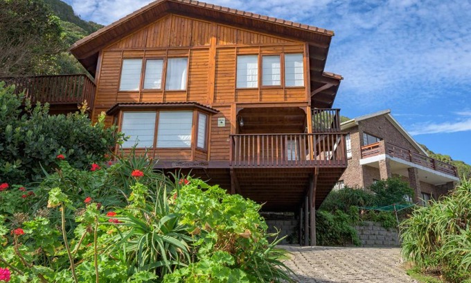 Eersterivierstrand House | Relax at Windhoek on Sea: Oceanfront Paradise Awaits