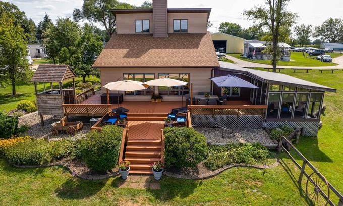 Lake Catherine House | Discover Windjammer: Your Perfect Lakefront Retreat