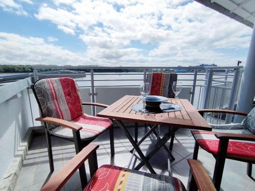 Steinwarder Apartment | Kid-Friendly Retreat at Windjammer WB3 027 - Book Now!