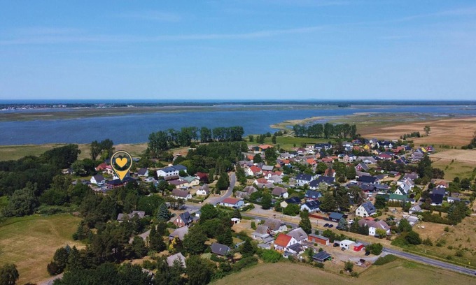 Bresewitz Apartment | Stay at Anchor Winch - W3: Family & Pet-Friendly Escape