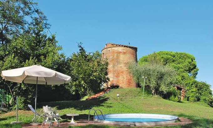 Fauglia House | Windmill: Your Serene Getaway with Pool & Pet Friendly Perks