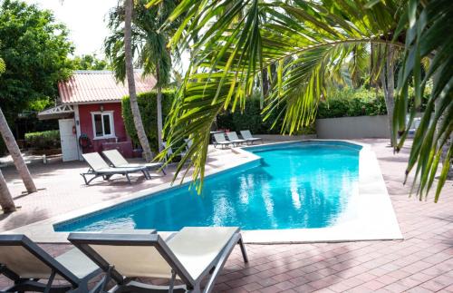 Parera Apartment | Cozy Windmill Apartments Curacao with Oceanfront Pool Access