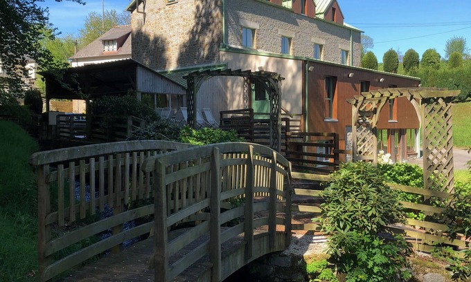Melle Cottage | Windmill at the gates of Brittany