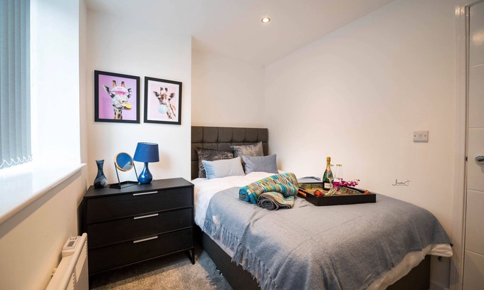 Lytham St. Anne's Apartment | Windmill House Apt 4: Stylish Oceanfront Retreat with Spa
