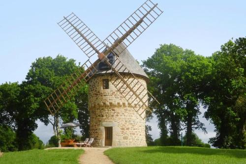 Gommenec'h House | Pet-Friendly Retreat at Mühle, Gommenec"h - 8.7/10 Rating!