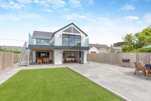 Trevone House | Windmill View - Trevone: Family & Pet-Friendly Retreat