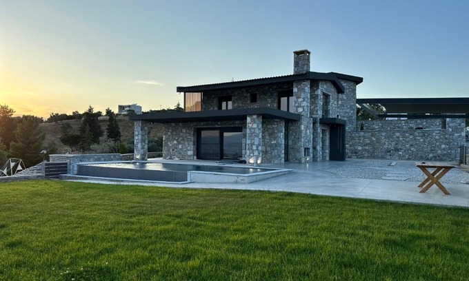 Amarinthos Villa | Unforgettable Stay at Windmills & The Villas-Aiolos