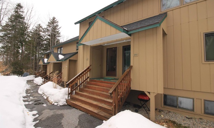 Waterville Valley Condo | Discover Windor Hill Way: Pet-Friendly Retreat in Waterville Valley