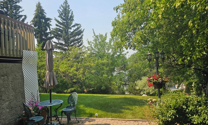 St. Albert Apartment | Guest Rated 10/10: Window Hill Cozy Apartment Suite