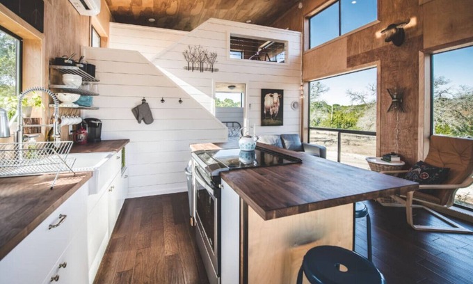 Dripping Springs House | Pet-Friendly Modern Hill Country Tiny Cabin 3 with Loft