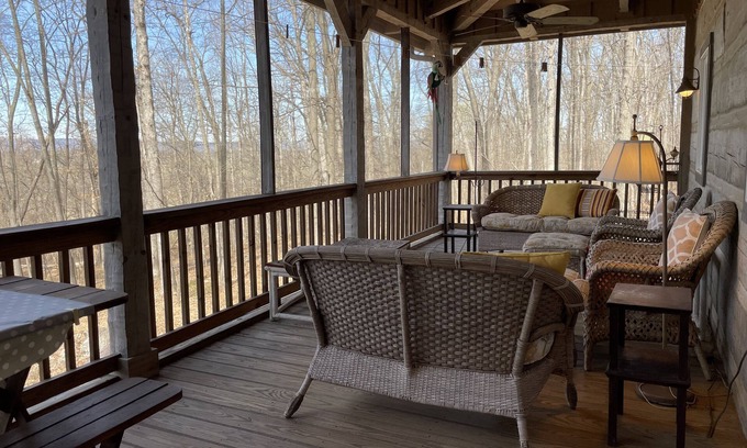 Leesburg House | Windridge Log House: Romantic Retreat Near Historic Attractions