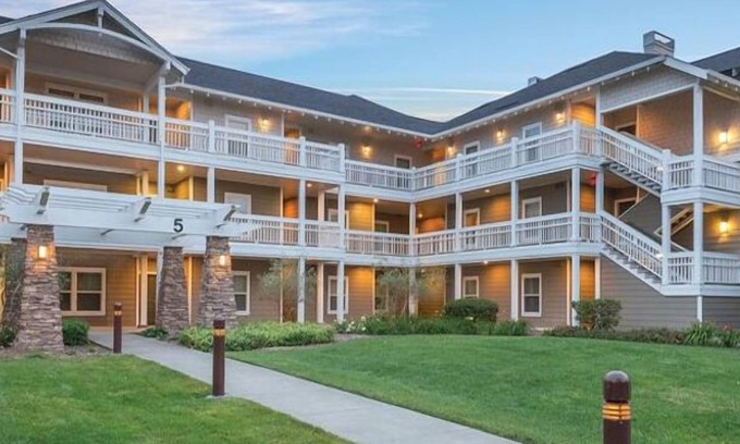Windsor Resort | Guest Rated: Windsor Deluxe Resort with Pool & Kitchen