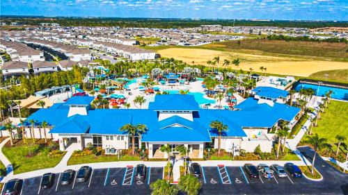 Davenport House | Windsor Island Resort 5BR Villa with Pool Near Disney