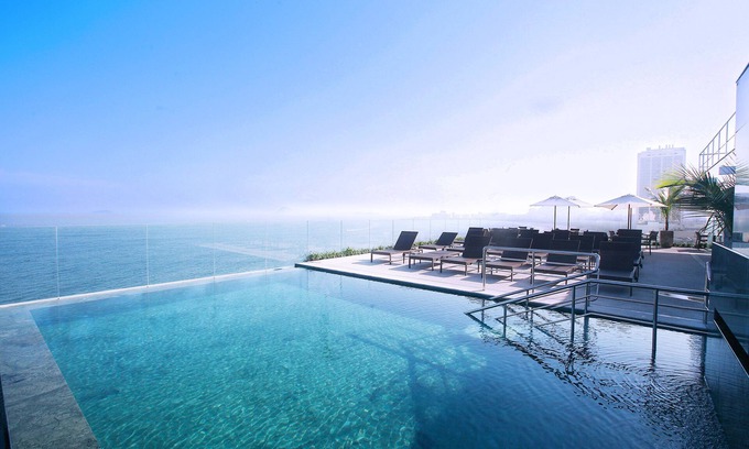 Leme Hotel | Elegant Windsor Leme Hotel with Ocean View & Spa