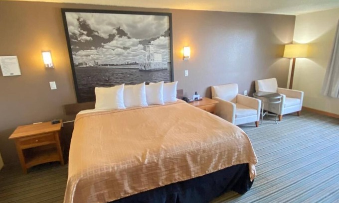 Southside Hotel | Relax at Windsor Place Inn: Pool, Spa & Family-Friendly Fun