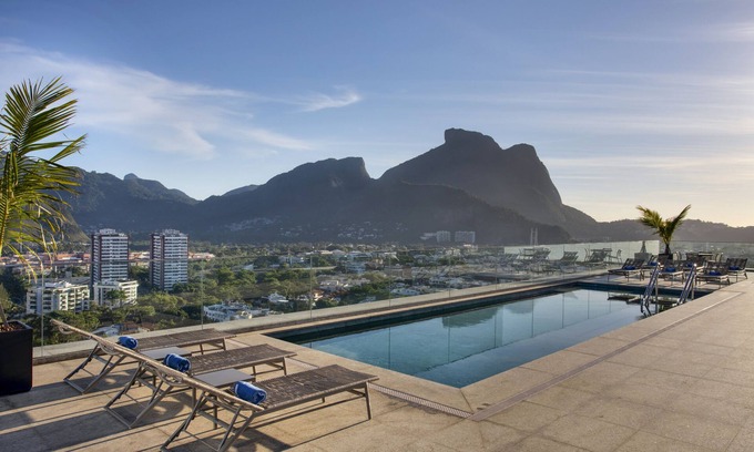 Barra da Tijuca Hotel | Explore Windsor Tower Hotel: 4-Star with Ocean View & Spa
