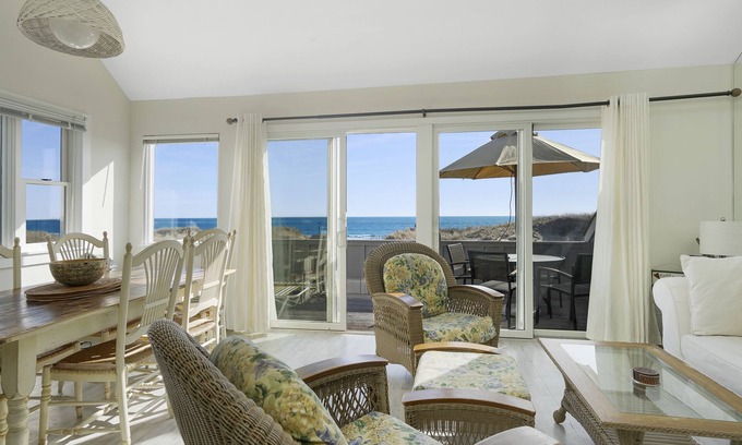 Napeague Apartment | Oceanfront Bliss at Windward Shores Resort - Rated 8.8/10