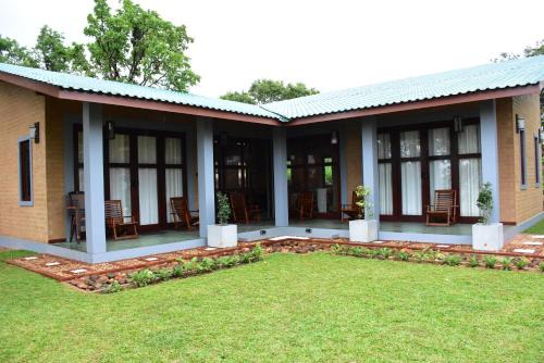 Imbulpe Cabin | Inviting Windy Hills Bungalow: Family-Friendly Retreat