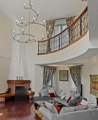 Poiana Tapului Villa | Elegant Wine Cellar Villa with Garden in Sinaia - Busteni