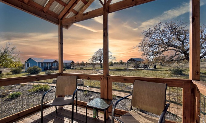 Fredericksburg Cottage | Scenic Wine Country Cottage with Ocean View and Breakfast