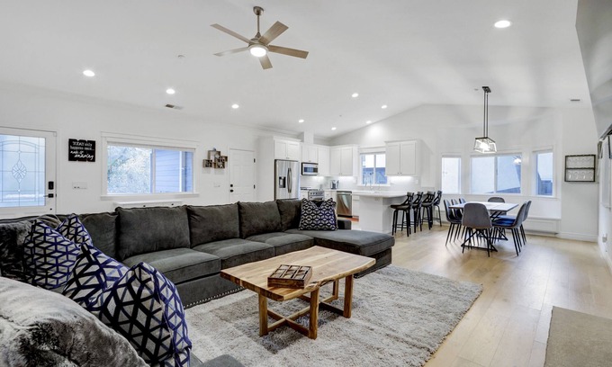 Forestville House | Idyllic Wine Country Retreat with Spa and Family Amenities