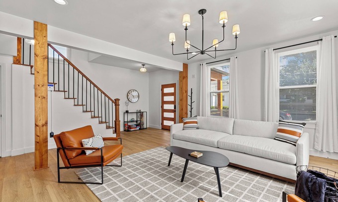 Washington House | Stylish Retreat near Wine Country with Pool & Pet Friendly