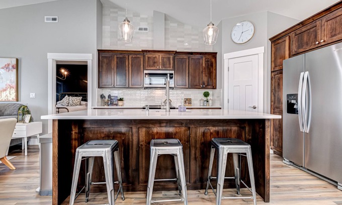 Prosser House | Wine Country Townhome: Guest Rated 10/10 with Spa & Breakfast