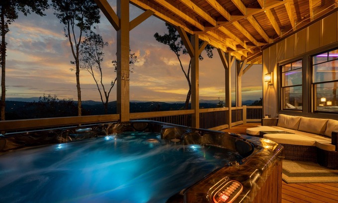 Blue Ridge Cabin | Relax at Wine Down Ridge - Family-Friendly Retreat in GA