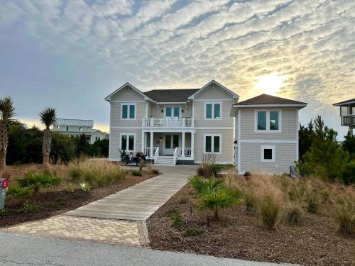 Bald Head Island House | Relax and Unwind at Wine Down - Family-Friendly Retreat