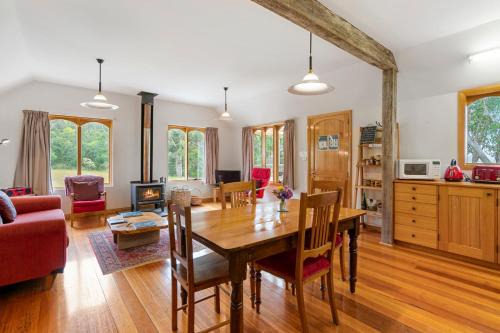 Kettering Bed & Breakfast | Top-Rated Herons Rise Vineyard Accommodation for Families