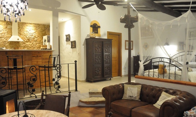 Obidos Cottage | Romantic Rural Barn for Wine Lovers Near Obidos