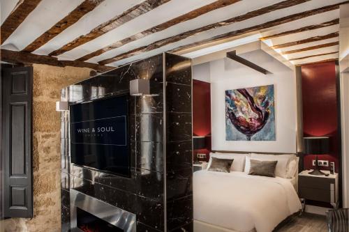 Haro Apartment | Experience Wine & Soul Suites: Top-Rated 4-Star Getaway