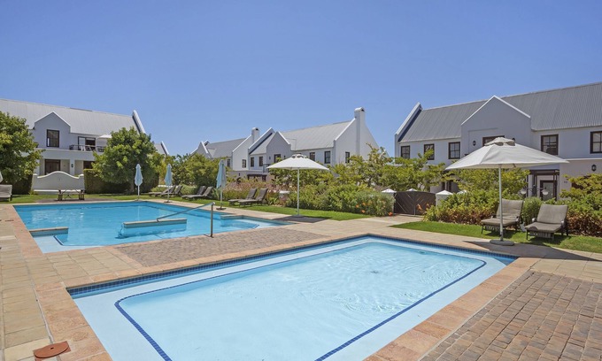 Stellenbosch House | Explore Winelands Golf Lodges 22 with Family-Friendly Amenities