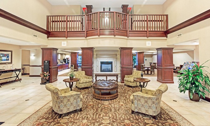 North Charleston Hotel | Eco-Friendly Wingate By Wyndham Charleston with Pool & Spa