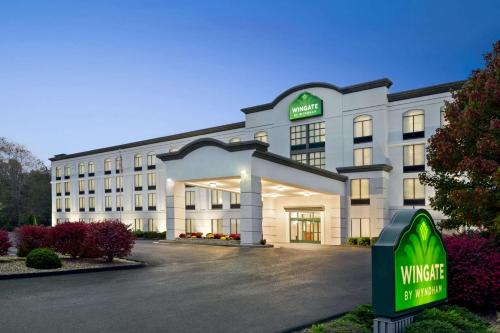 Bridgeport Hotel | Relaxing Stay at Wingate by Wyndham Bridgeport Clarksburg