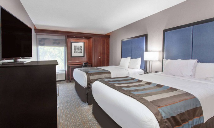North Charleston Hotel | Comfortable Stays at Wingate by Wyndham Charleston Coliseum