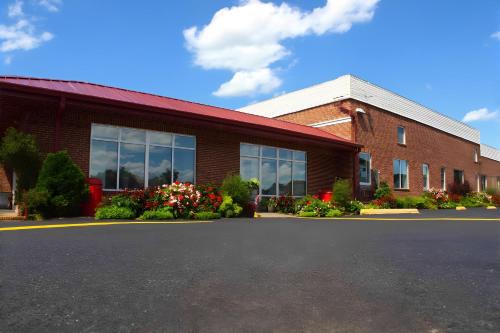 Dentsville Hotel | Budget-Friendly Stay at Wingate By Wyndham Columbia Fort Jackson