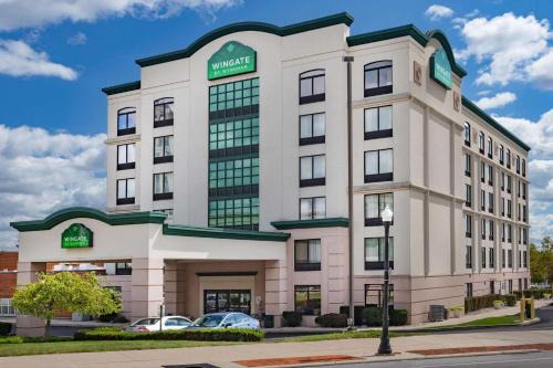 Lima Hotel | Pet-Friendly Wingate by Wyndham Lima - Rated 9/10!
