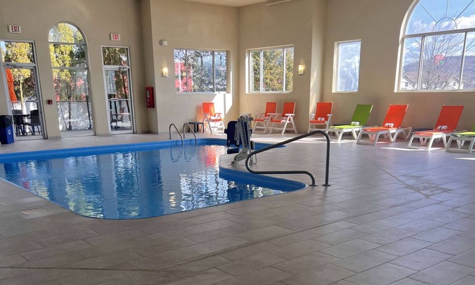 New Stanton Hotel | Welcoming Wingate by Wyndham Pittsburgh/New Stanton Hotel