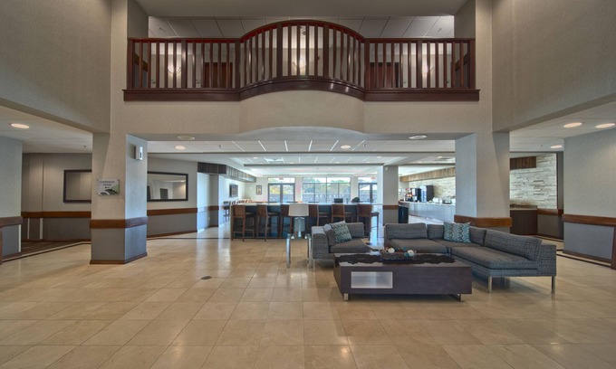 Round Rock Hotel | Relaxing Stay at Wingate by Wyndham - Round Rock
