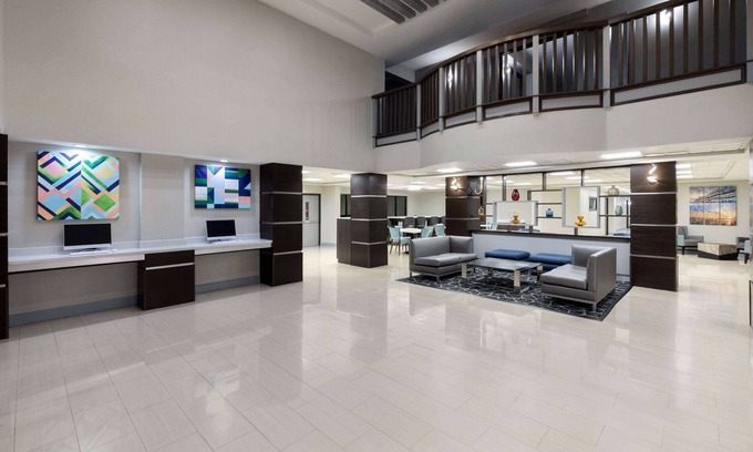 Sulphur Hotel | Relax at Wingate by Wyndham Sulphur Near Lake Charles
