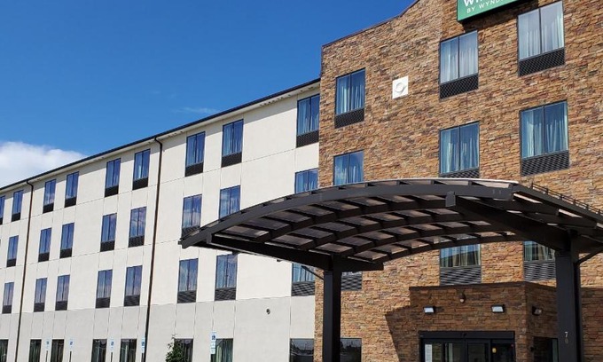 Christiansburg Hotel | Relax at Wingate by Wyndham Christiansburg with Pool Access