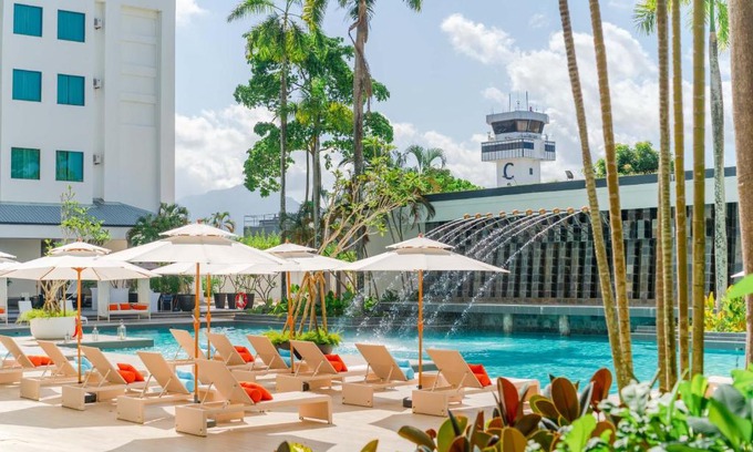Kuala Teriang Hotel | Discover Wings by Croske Resort: Family-Friendly Retreat