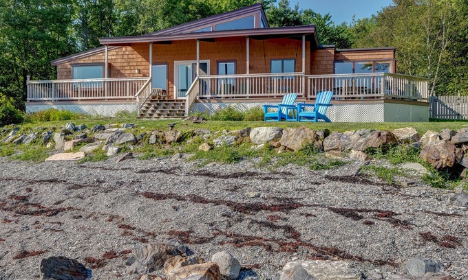 Trenton Cottage | Oceanfront Bliss at Wings Cottage - Perfect for Families!