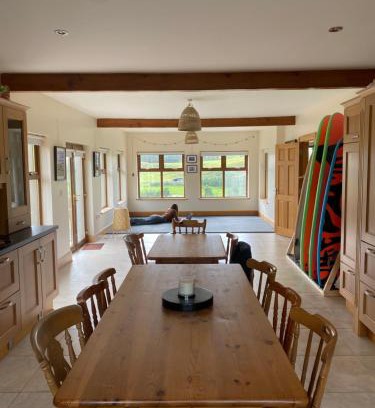 Donegal House | Winki Waves - Surf Lodge with Family-Friendly Amenities