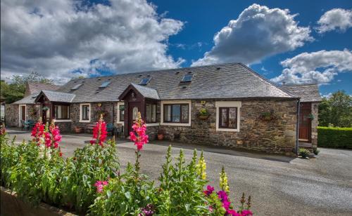 Peebles House | Inviting Winkston Holiday Accommodation with Family-Friendly Perks