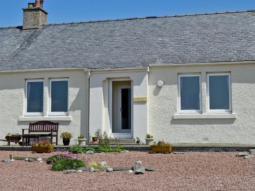Port William House | Experience Comfort at Winloma - A Family-Friendly Retreat
