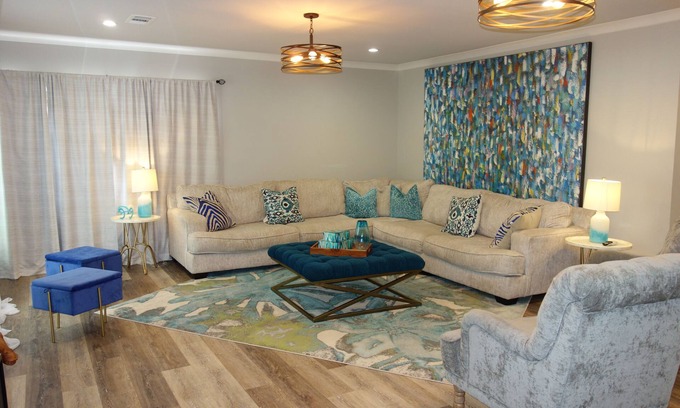 Hot Springs House | Winners Circle Modern 4BR/4BA + Game Room 5-min Walk to Oaklawn Casino